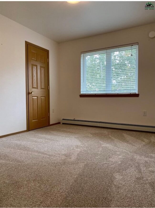 Building Photo - 1427 Garay St