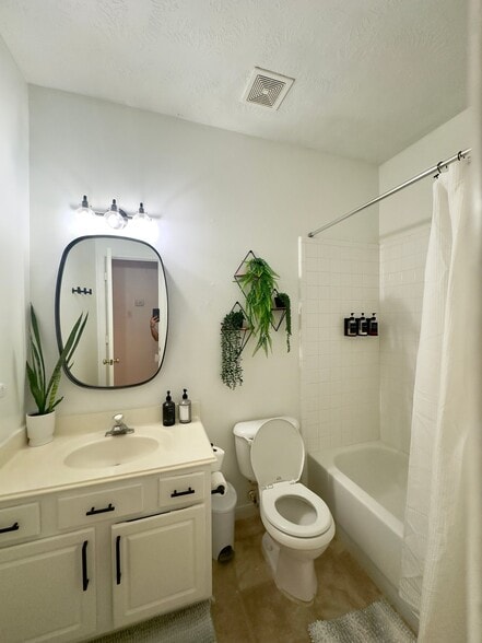 Building Photo - 4703 Cashel Cir