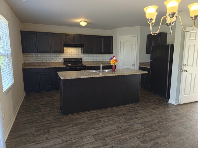 Building Photo - 129 Maple Tree Ln