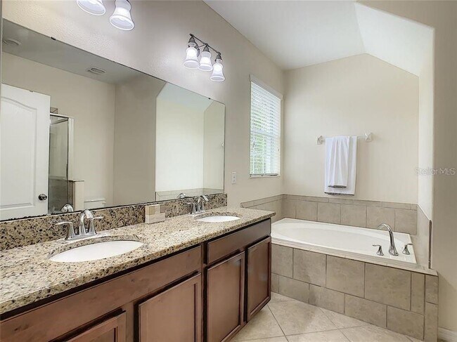 Building Photo - 6800 Little Blue Ln