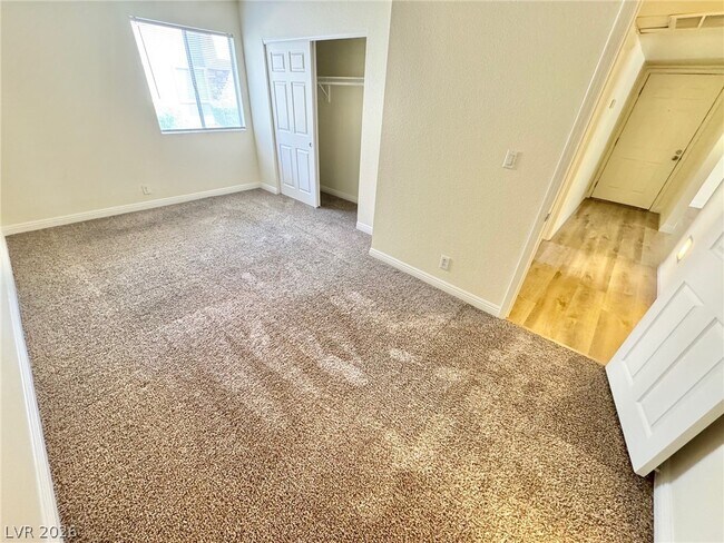 Building Photo - 5422 River Glen Dr