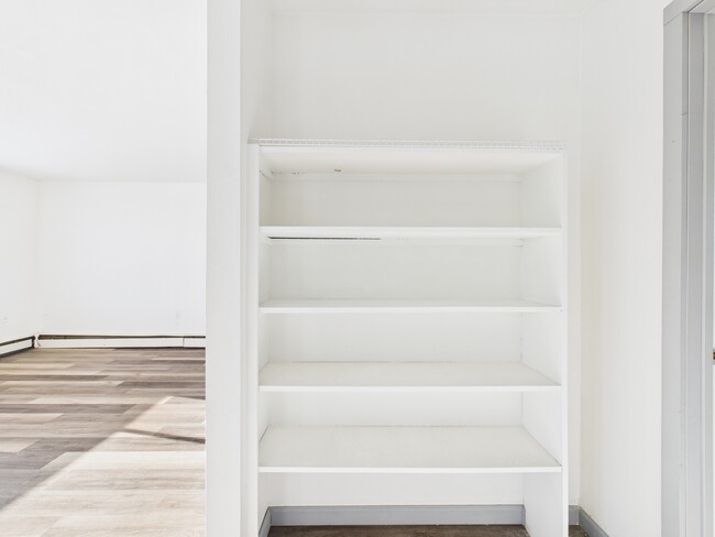 Building Photo - 829 17th Ave