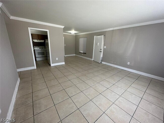 Building Photo - 1830 Maravilla Ave