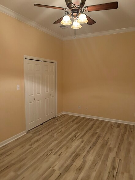 Building Photo - 4 Yacht Club Dr