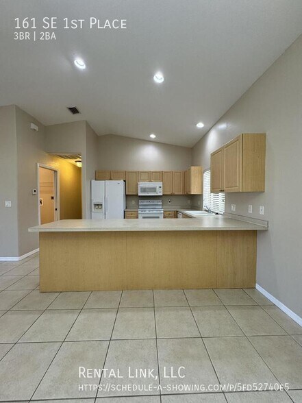 Building Photo - 161 SE 1st Pl