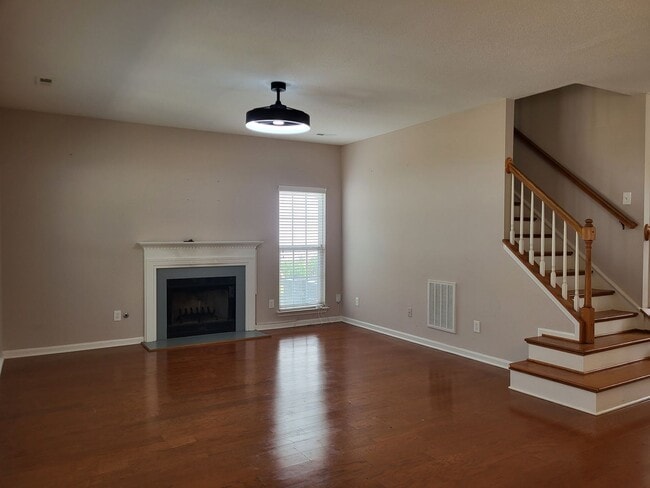 Building Photo - 4 bedroom  home in Charlotte