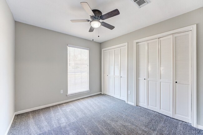 Building Photo - 15914 Timber Valley Dr