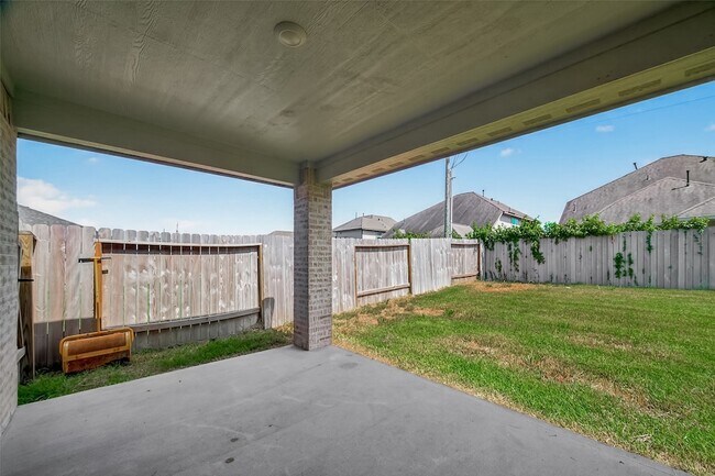 Building Photo - 9721 Chelsea St