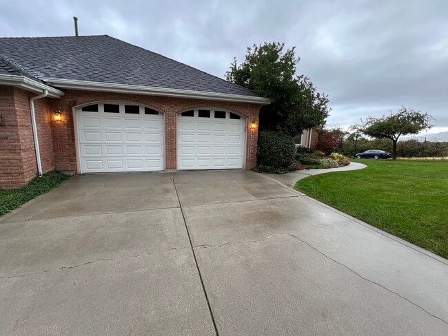 Building Photo - 1408 E 2300 N