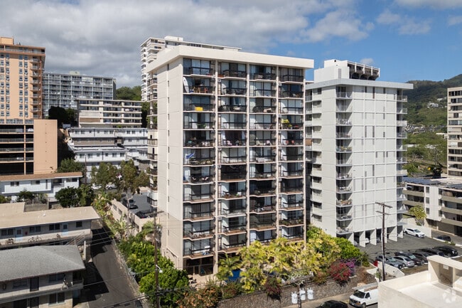Primary Photo - Makikilani Plaza