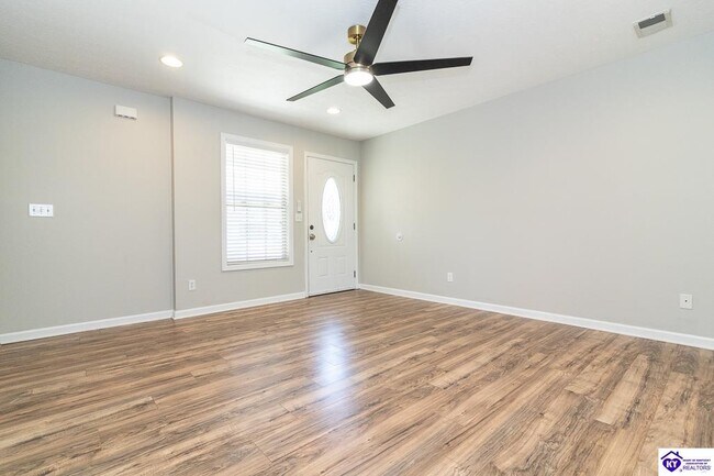 Building Photo - 134 Twin Lakes Dr