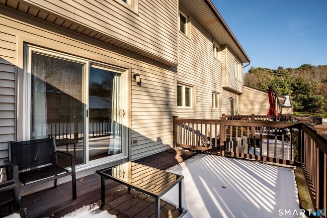 Building Photo - 449 S Main St