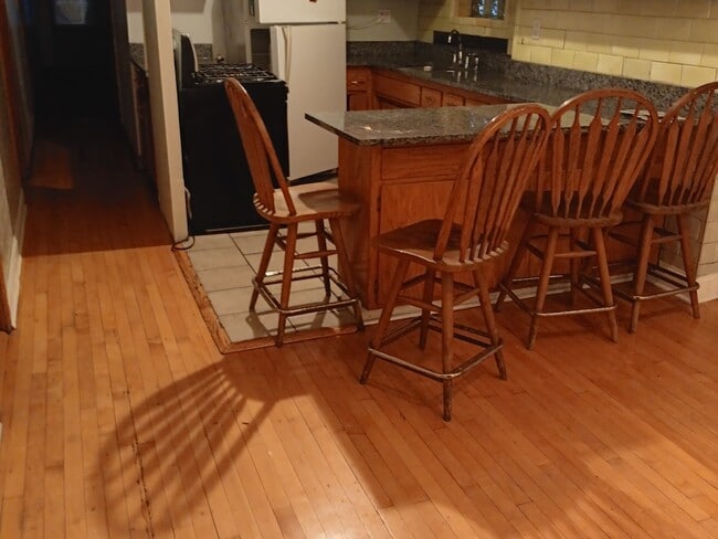 Building Photo - 4846 S Pulaski Rd