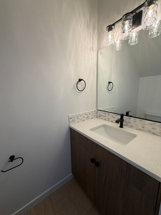 Building Photo - 6398 Melby Way NE