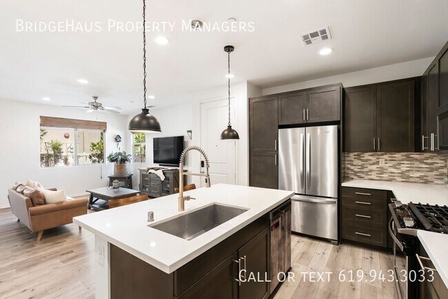 Building Photo - 1212 Via Lucero