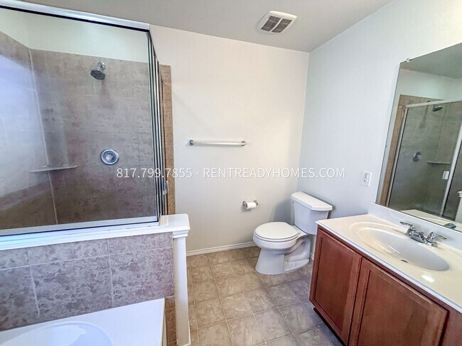 Building Photo - 617 Stirrup Bar Dr