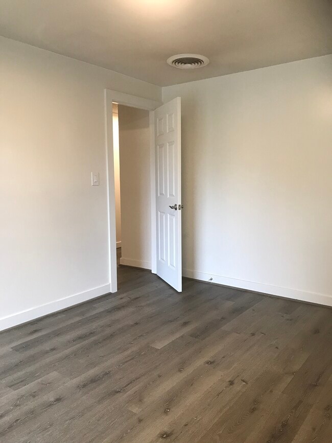 Bedroom L - 2505 NE 82nd St