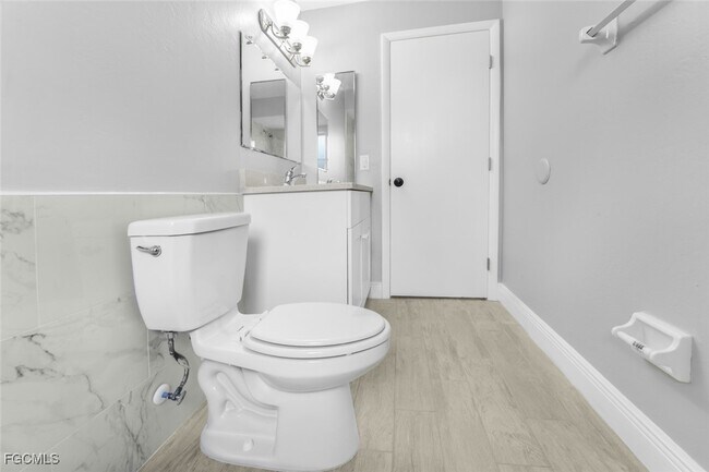 Building Photo - 2935 SE 15th Pl