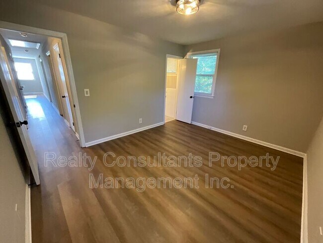 Building Photo - 1413 Gracewood Dr