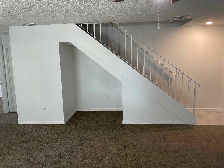 Building Photo - 6404-6422 Odom Rd