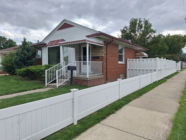 Building Photo - 29267 Ursuline St