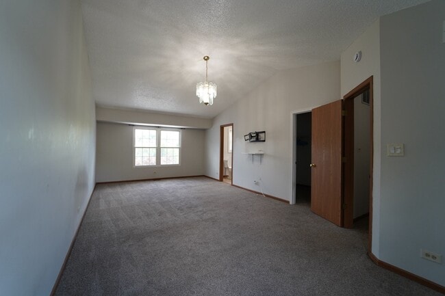 Building Photo - 1008 Southbridge Ln