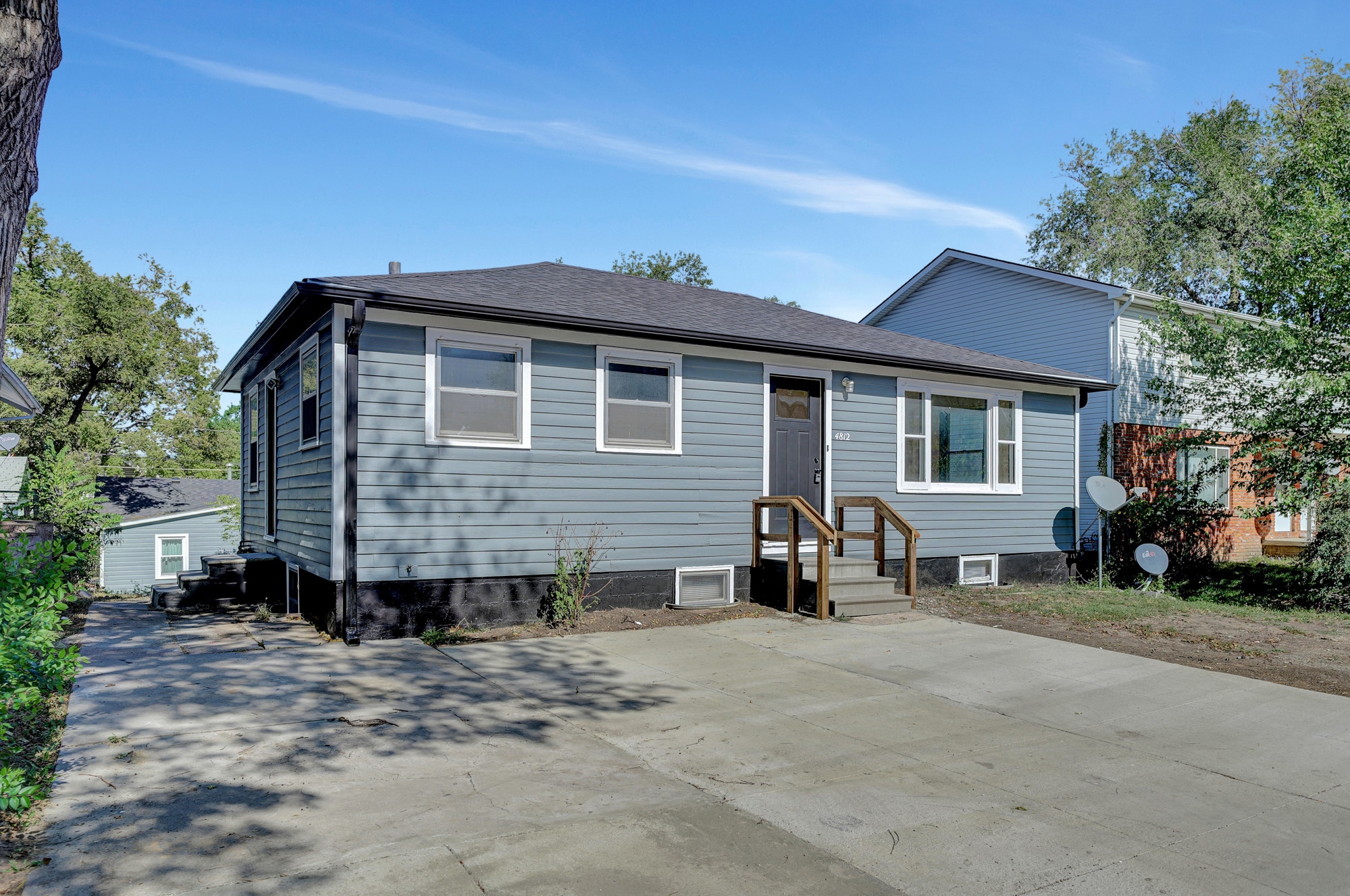 Building Photo - 4812 Hillside St