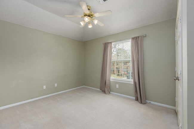 Building Photo - 3215 Canna Lily Ct