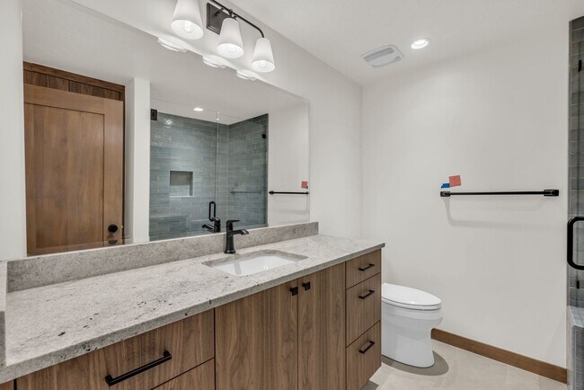 Building Photo - Pinebrook Luxury Remodeled Home