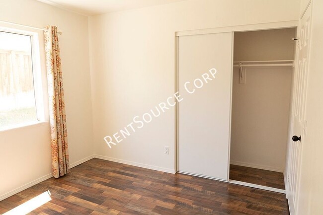 Building Photo - 3 Bedroom Single Story Home for Rent in We...