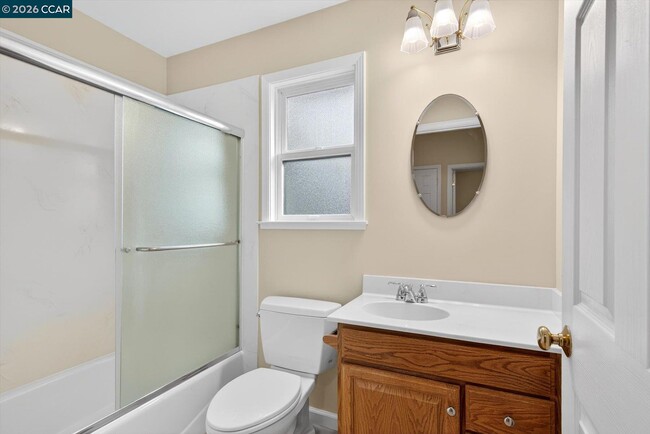 Building Photo - 261 Castle Hill Ranch Rd