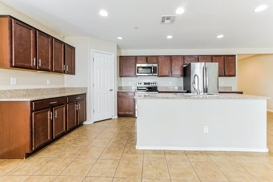 Building Photo - 1461 N Balboa