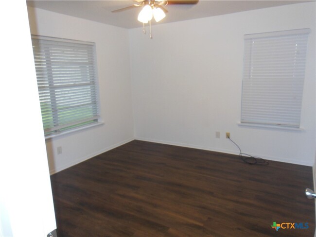 Building Photo - 1022 Clover Cir