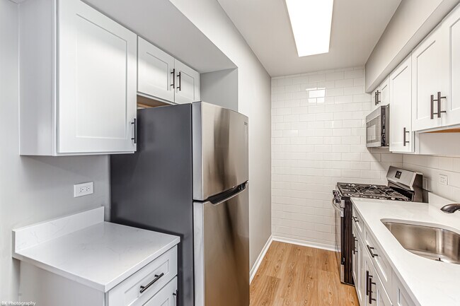 Building Photo - 11036 Kilpatrick Ave