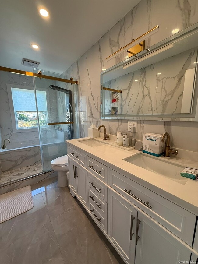 Building Photo - 640 Derby Ave