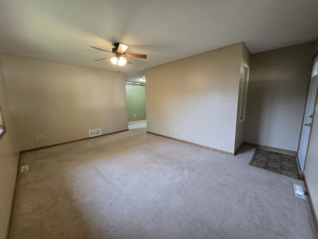 Building Photo - 5038 W Elm Ct