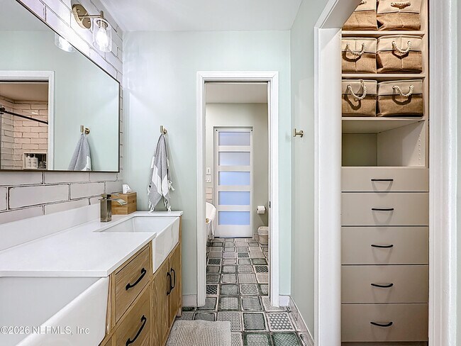 Building Photo - 2009 Seminole Rd