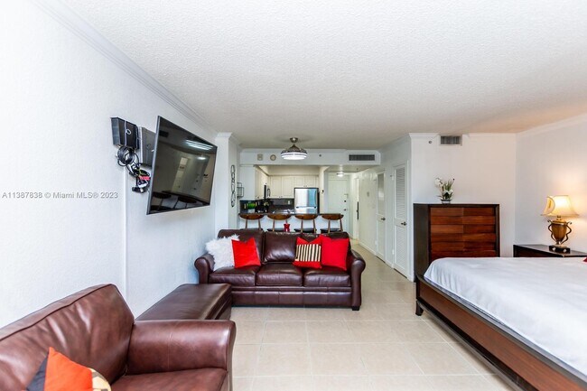 Building Photo - 2501 S Ocean Dr
