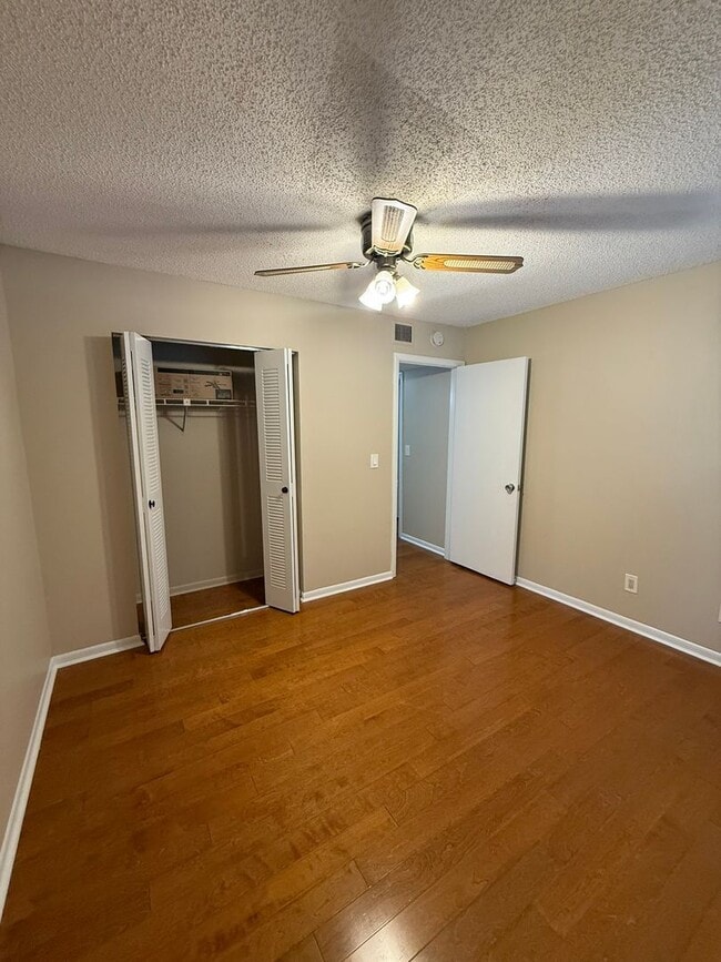 Building Photo - 130 Jasmine Woods Ct
