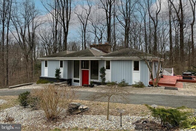 Building Photo - 19 Ridgeview Rd
