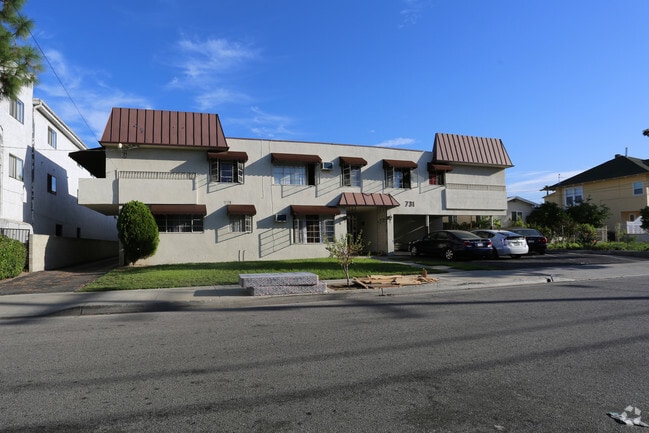 Building Photo - 731 E Windsor Rd