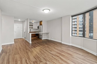 Building Photo - 1228 S Michigan Ave