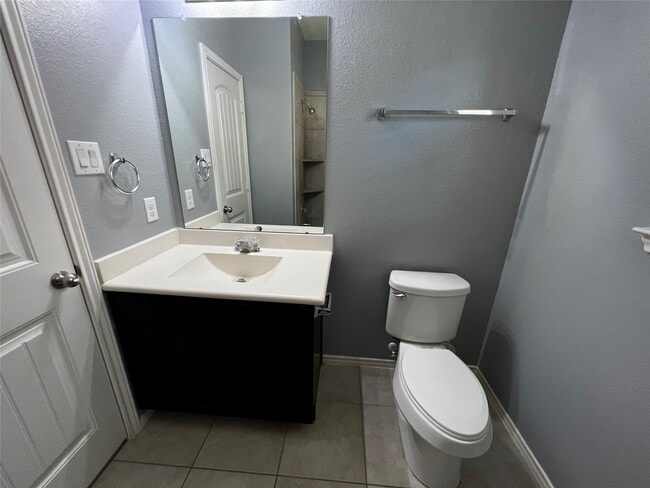 Building Photo - 20718 Laurel Rain Ct