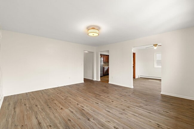 Building Photo - 184 Central Ln