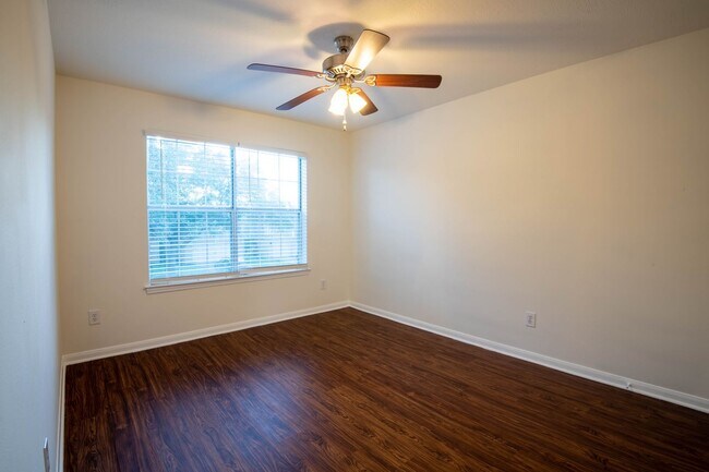 Building Photo - 6303 Faulkner Ridge Dr
