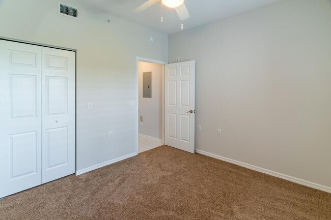 Building Photo - Available Now – Annual Rental with Golf Me...