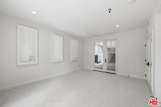 Building Photo - 13079 Bluff Creek Dr