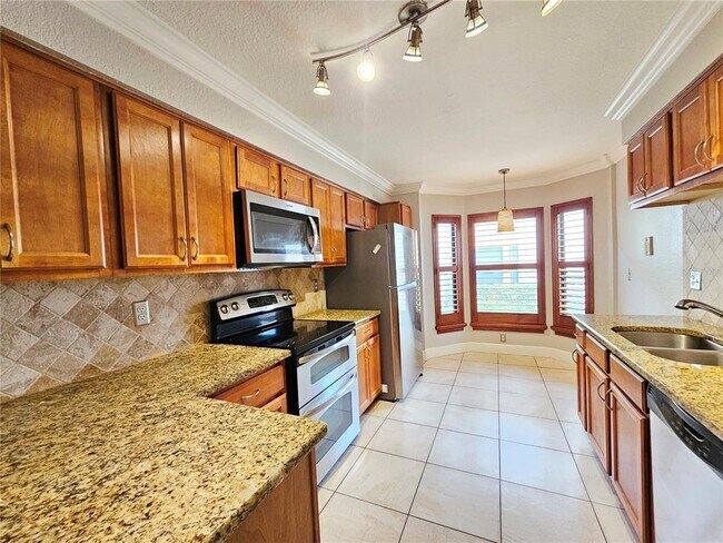 Building Photo - 7838 Sugar Bend Dr