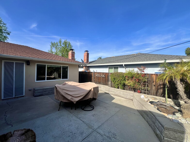 Building Photo - 6610 Canterbury Ct