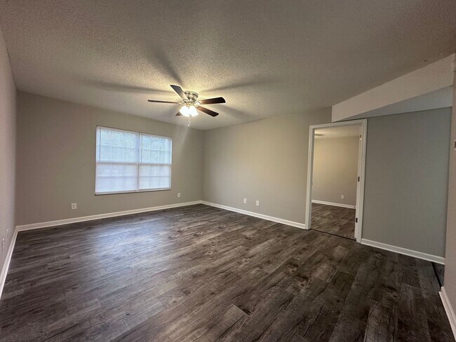 Building Photo - Pet Friendly 2-Bedroom Apartments in Maryv...
